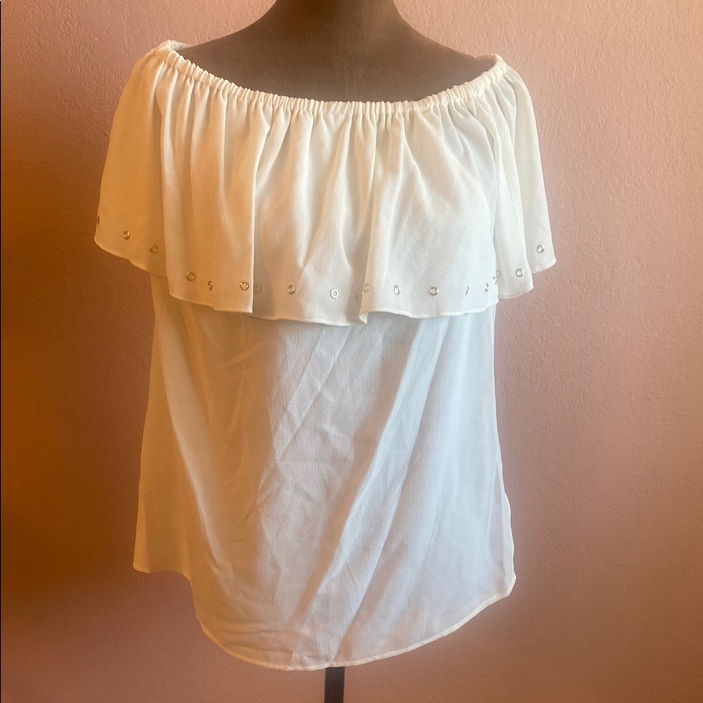 MICHAEL KORS.Elegant Cream Off-Shoulder Top